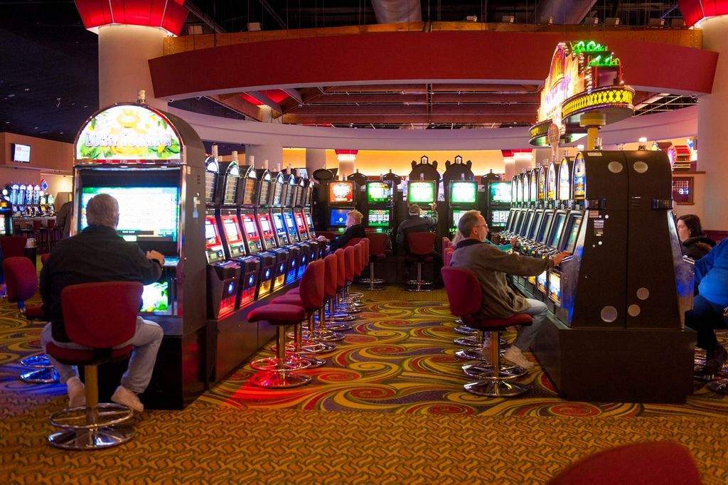 Examining the Financial Advantages of Climbing Online Casino VIP Levels